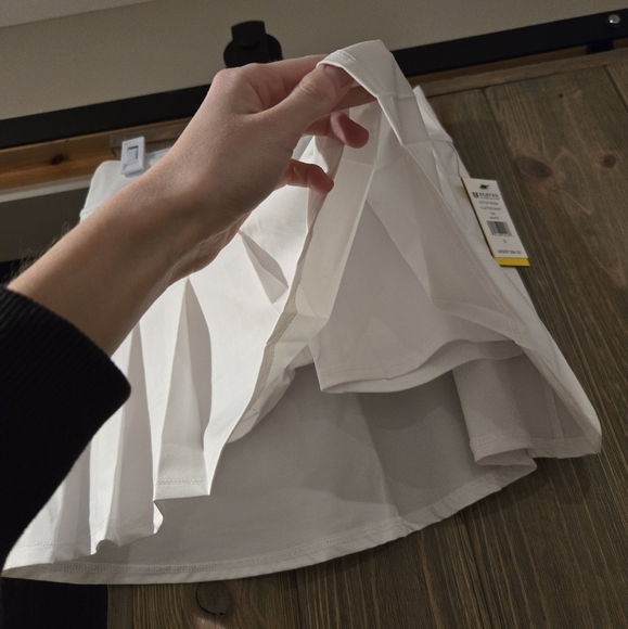 Venus Williams Flutter Skort - Picture 3 of 3